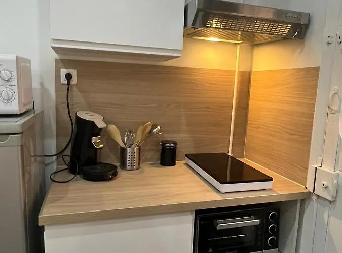 Hotel Studio Centre *