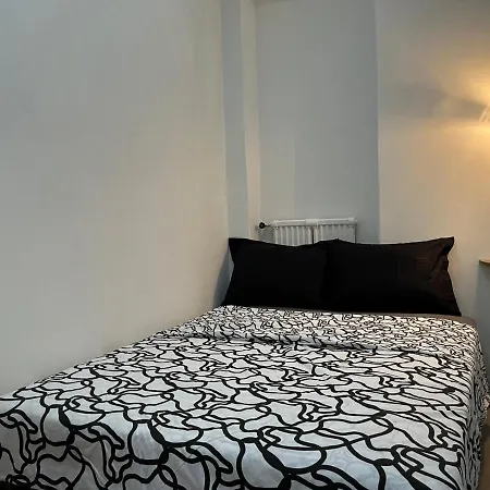 Отель Studio Centre *