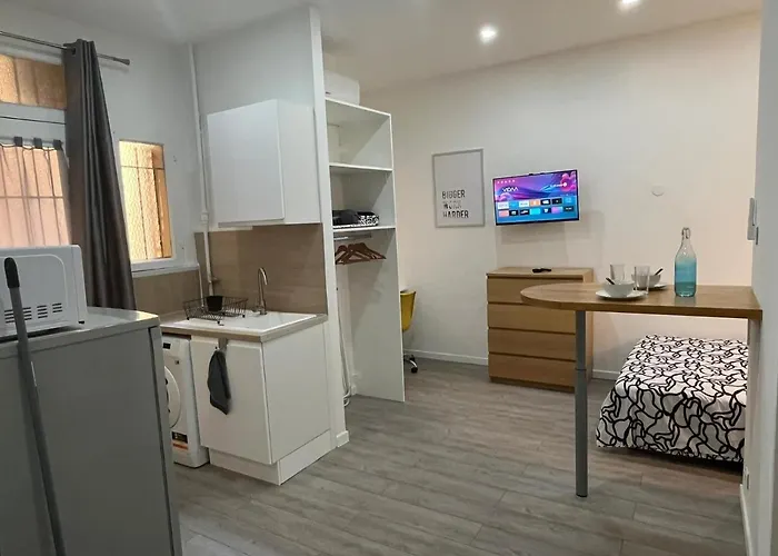 Hotel Studio Centre *